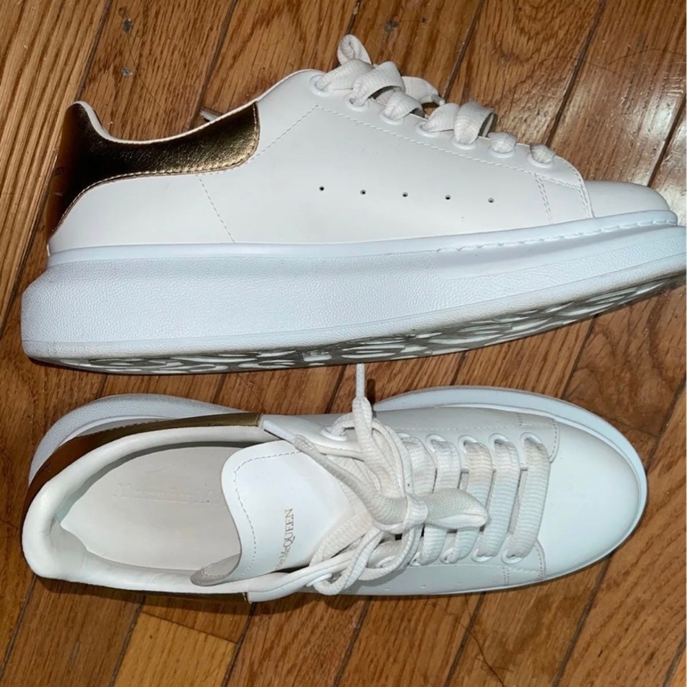 Alexander McQueen Gold 41 11 Women EUC
